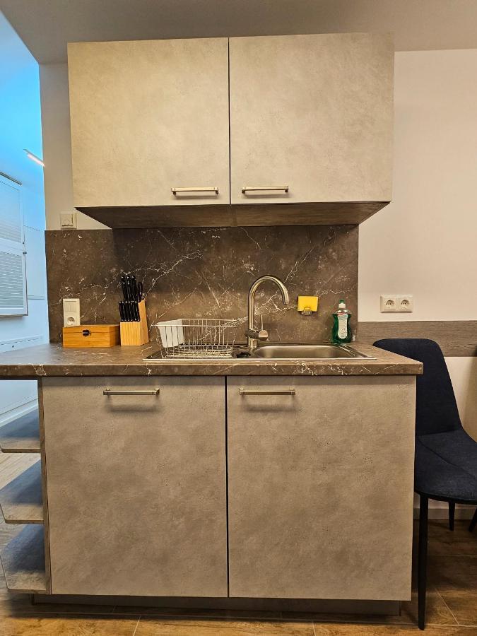 Schoene 80m2, 3 Schlafzimmer, 2 Baeder, Zentrumnah, 3og Apartment