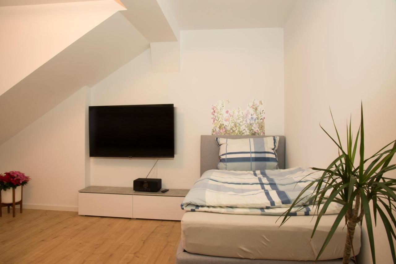 Schoene 80m2, 3 Schlafzimmer, 2 Baeder, Zentrumnah, 3og