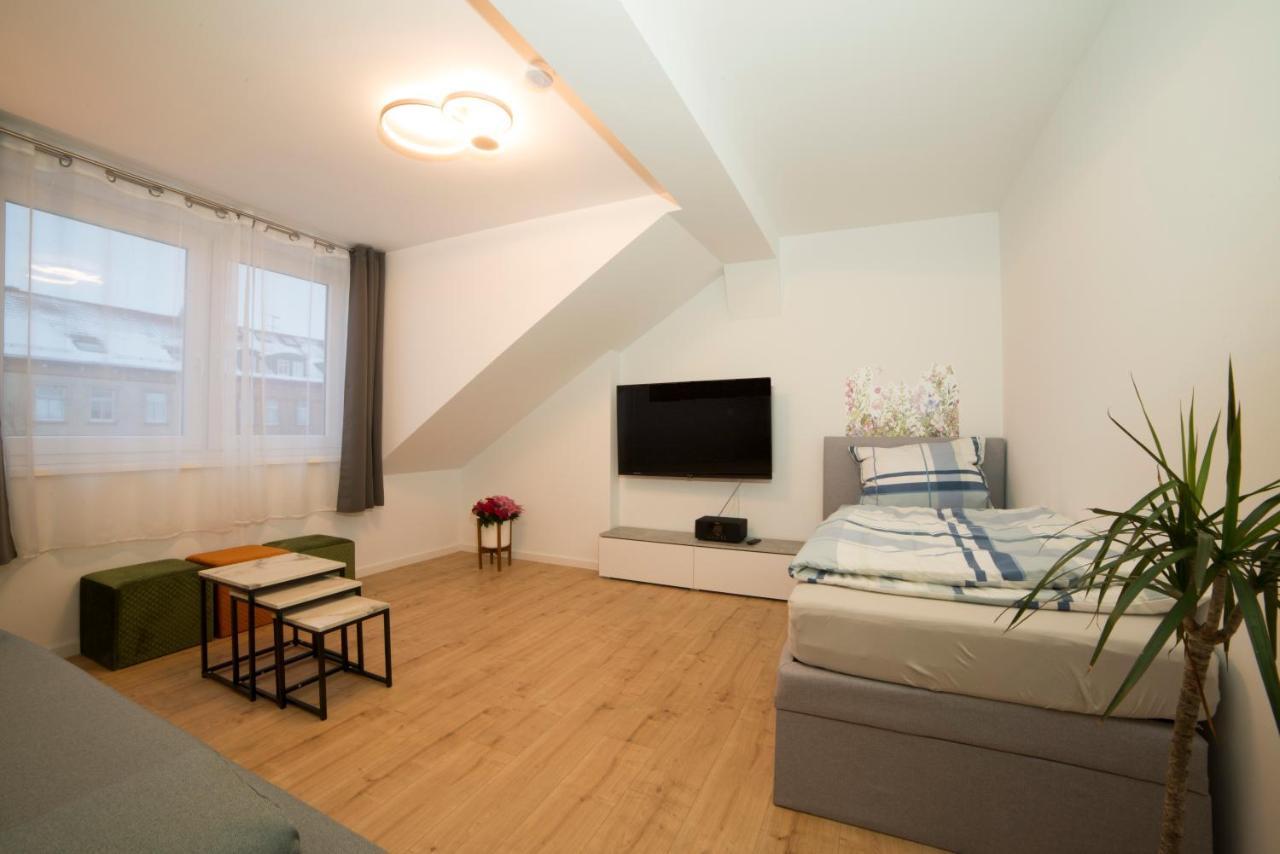 Schoene 80m2, 3 Schlafzimmer, 2 Baeder, Zentrumnah, 3og Apartment